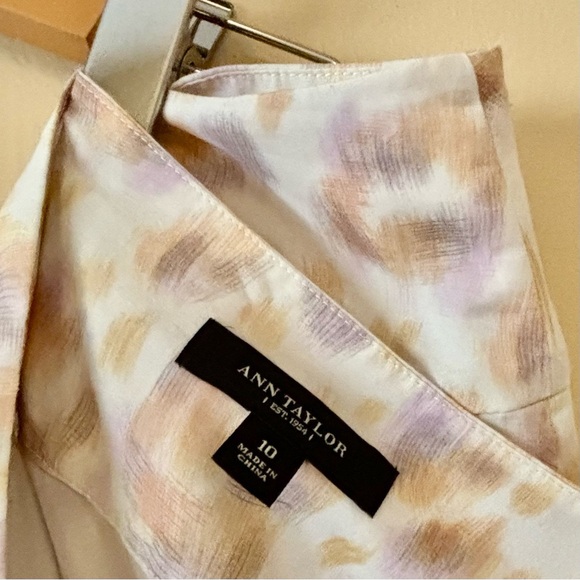 Ann Taylor| Light & Flowy Cream/Purple Pleated Lined Mini-Skirt Sz 10 - Picture 5 of 5